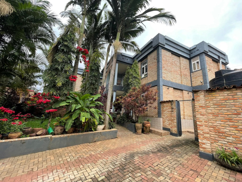 Full furnished apartment for rent in gacuriro with his Own compound