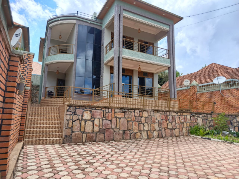 Un furnished 6bedrooms house for rent in kibagababaga