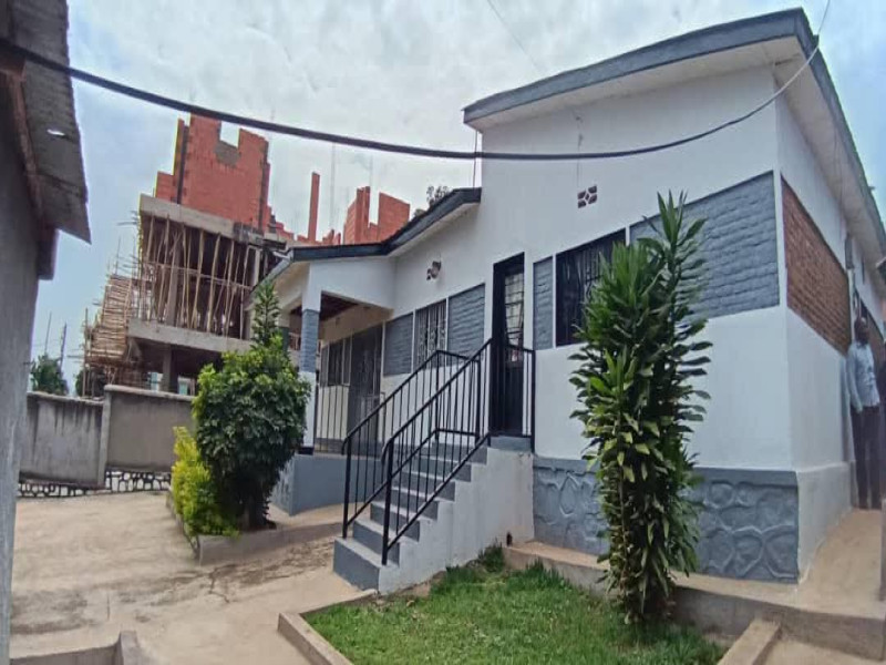 House for sale with plot size 620sqm at niboyi