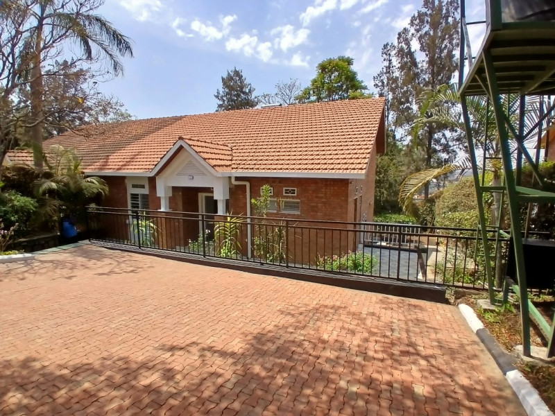 Un furnished house for rent in gacuriro