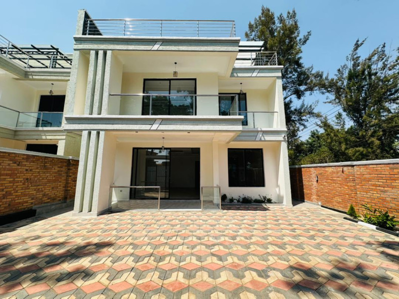 Un furnished modern brand new house for rent in kibagababaga