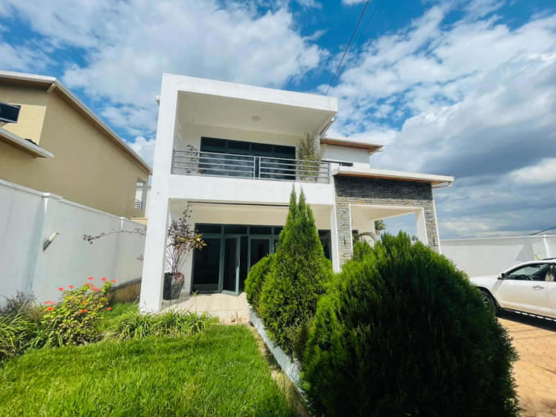 Modern 4-Bedroom Unfurnished House for Rent in Gisozi | 1,500,000 RWF/month | On Tarmac Road