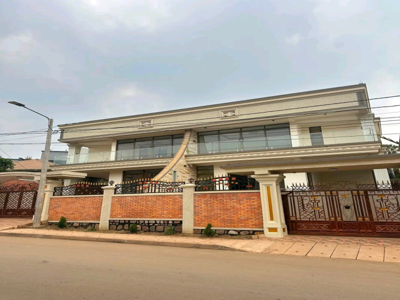 Modern 4-Bedroom Unfurnished House for Rent | Kagugu - 1.4M RWF/Month