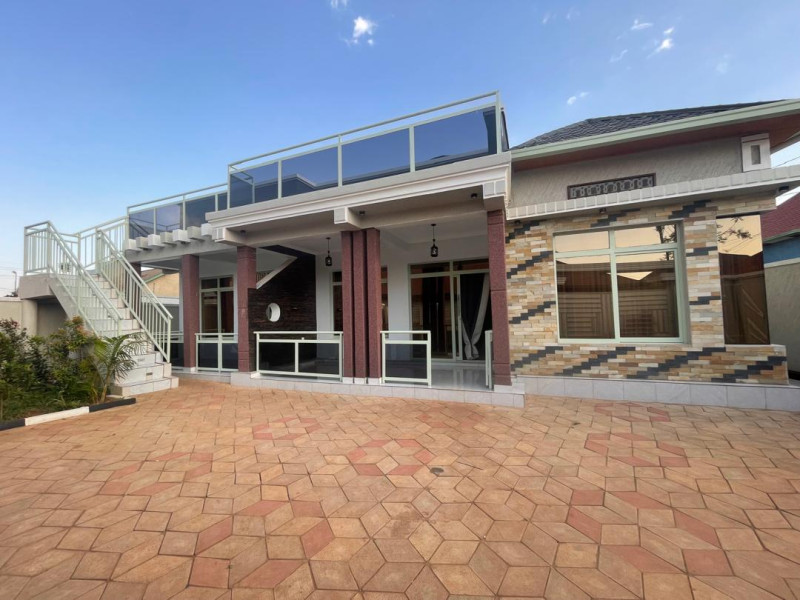 Spacious 4 Bedroom House For Sale in Kanombe - 170M RWF | Big Rooftop + Parking for 3 Cars