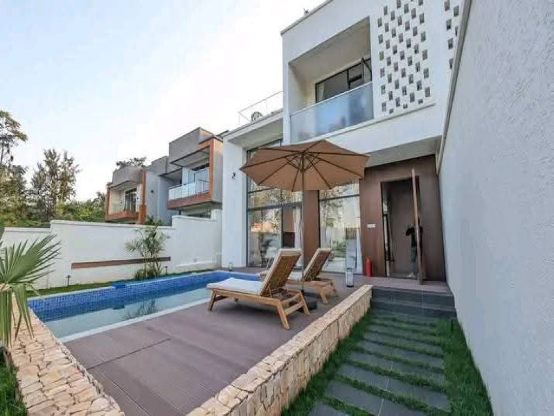 Elegant luxury home with swimming pool for sale in kiyovu
