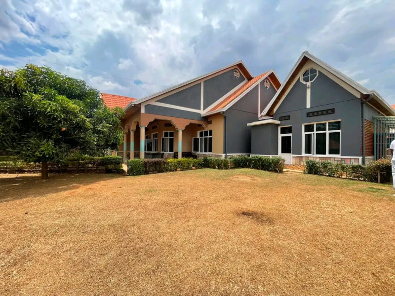 🏡 5BR Family House For Sale in Kicukiro Niboyi - 1500sqm | 450M RWF