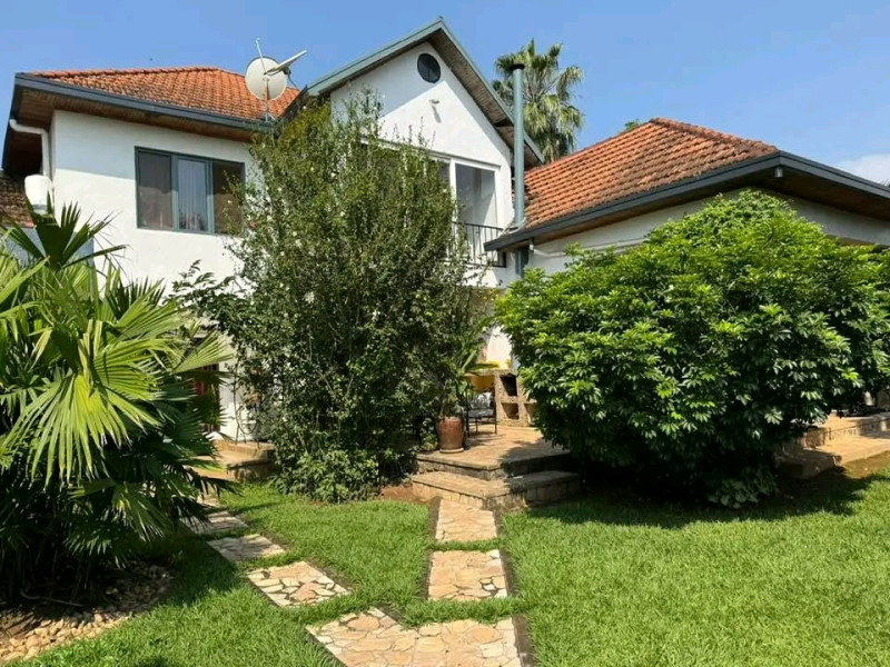 🏡 Luxury 4BR Villa For Sale in Nyarutarama - 1800sqm with Pool | $1M Negotiable