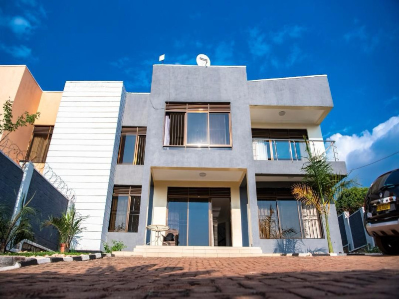 Un furnished house for rent in rebero