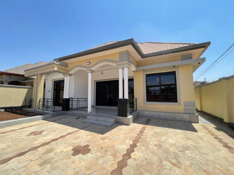 🏠 4BR/3BA UNFURNISHED HOUSE FOR RENT IN KAGARAMA KICUKIRO - 1M RWF