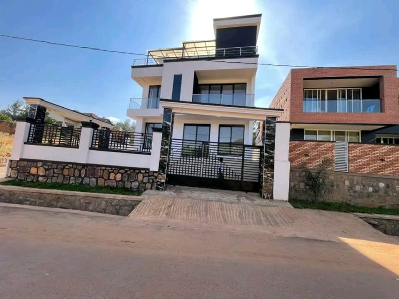 🏠 6BR HOUSE FOR SALE - KIMIHURURA 400M NEGO | PRIME NEAR LEMIGO HOTEL -