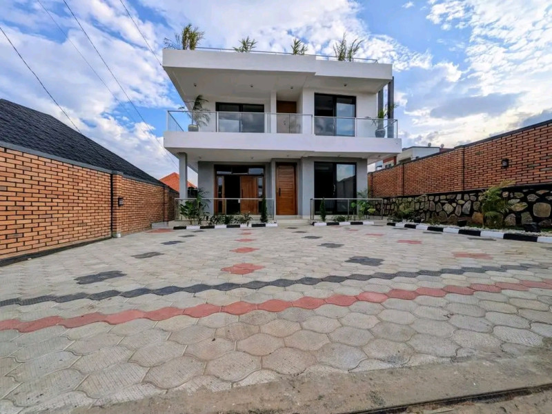 🏡 LUXURY 5BR HOUSE FOR SALE - KANOMBE AROUND HOSPITAL - 350M - HUGE ROOFTOP TERRACE!