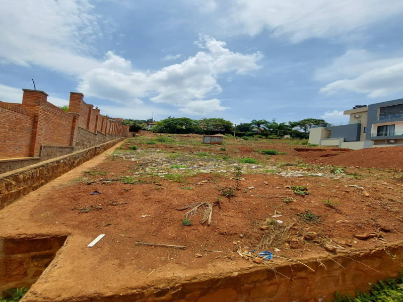HOT DEAL! 650 Sqm Plot on Tarmac Road at Rebero - 270M - Title Available