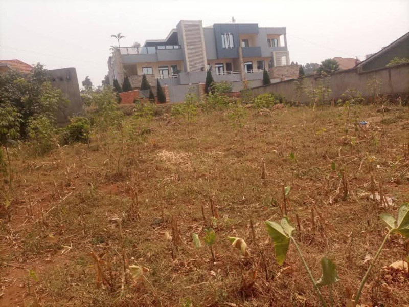 Nice and big plot for sale in gisozi