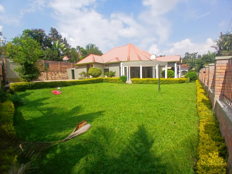 Un furnished house with big garden house for rent in kibagabaga