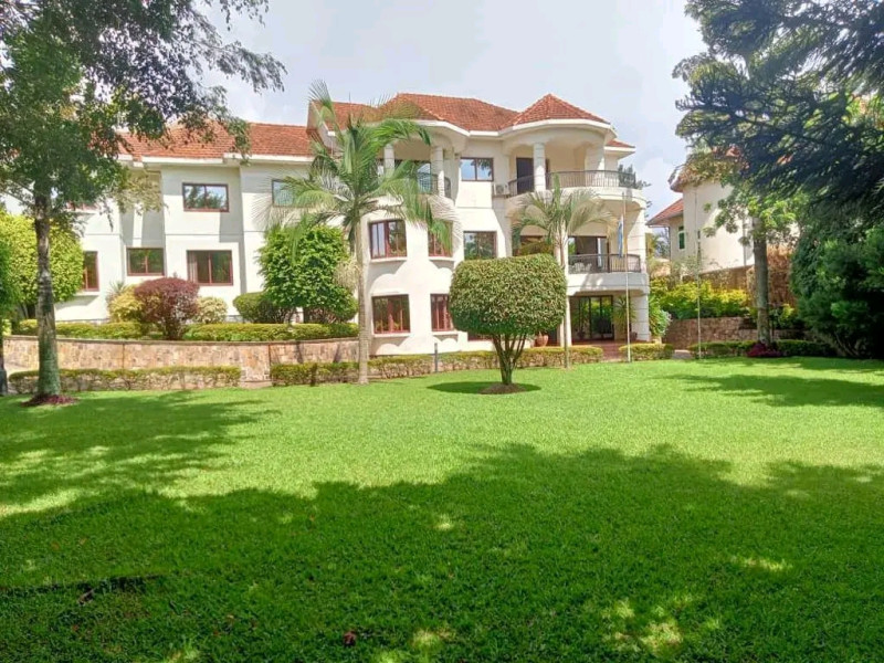 Prime big plot house for sale in nyarutarama prime location