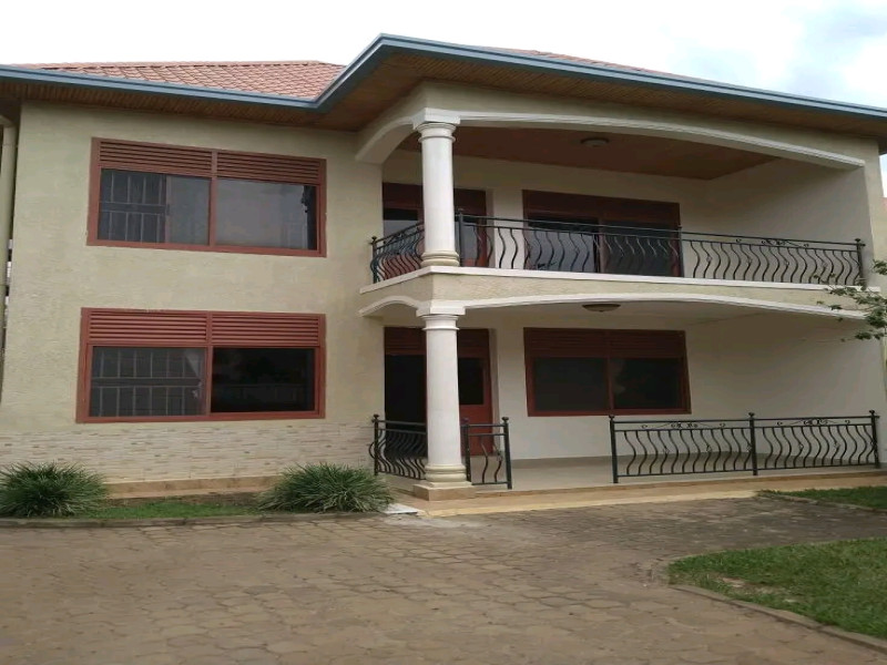 Nice house 🏠 for rent in gacuriro close simba center