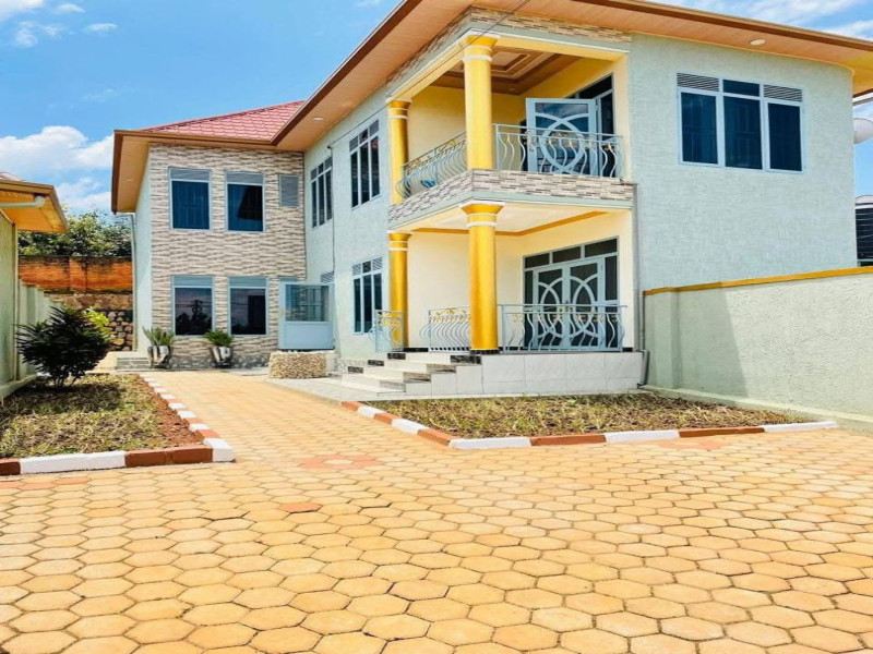Full furnished house for rent in good neighborhood