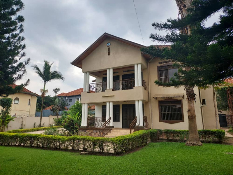 Deal of the year 💯 very strategically house for sale in gacuriro near simba center with big plot