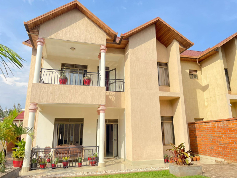 Modern well furnished house for rent in gacuriro