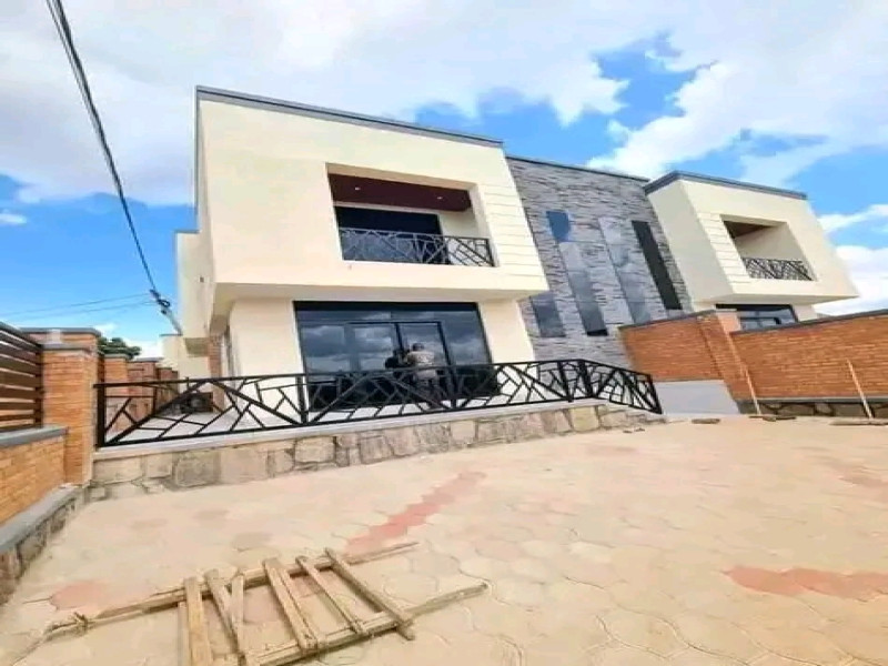 Unfinished house for rent kagarama