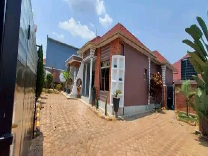 4-bedrooms unfinished house for rent
