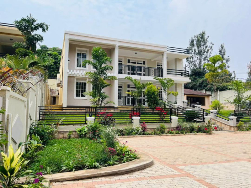 Well furnished house in prime location nyarutarama for rent