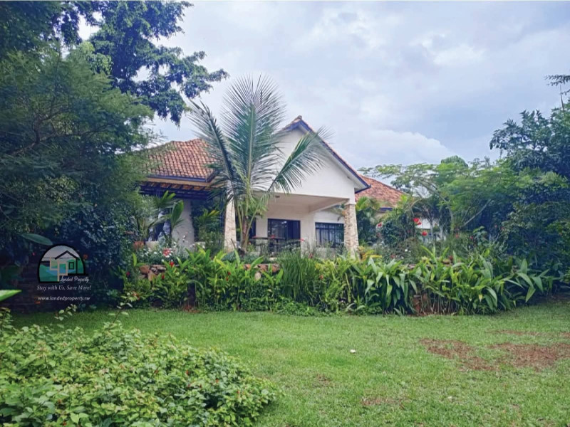 Luxury home for sale in Kigali gisozi in good neighbourhood, perfect investment opportunity