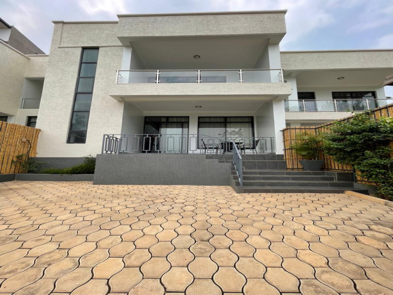 Nyarutarama full furnished house for rent