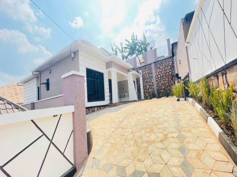 Nice new house for sale in good neighborhood