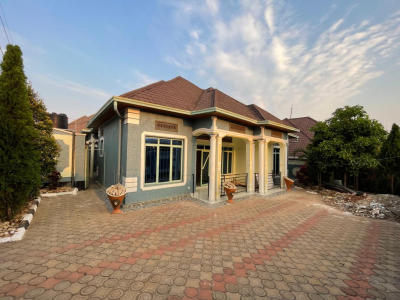 Unfinished house for rent kagarama