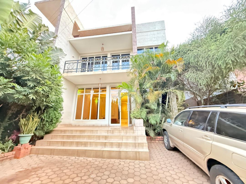 Nice Unfurnished house for rent in good neighborhood of kicukiro