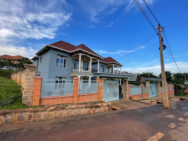 Unfurnished house for rent