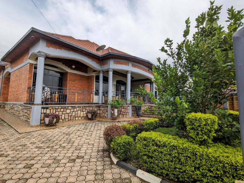 Full furnished house for rent in Rebero