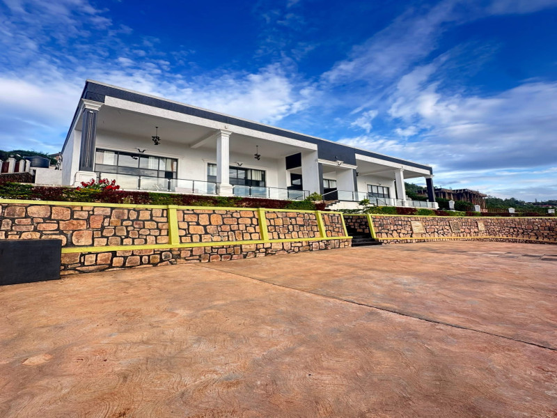 Nice villa with 2 units apartments with view of whole city