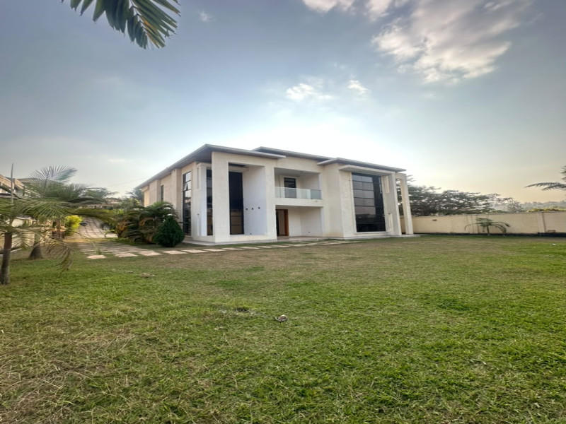 Nice unfurnished house for rent